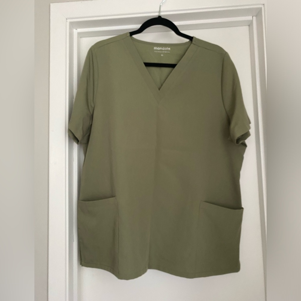 Women’s Mandala Scrub Set